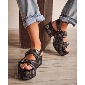 Free People Follow Your Own Path Womens Black Daisy Print Platform Sandal Sz 39